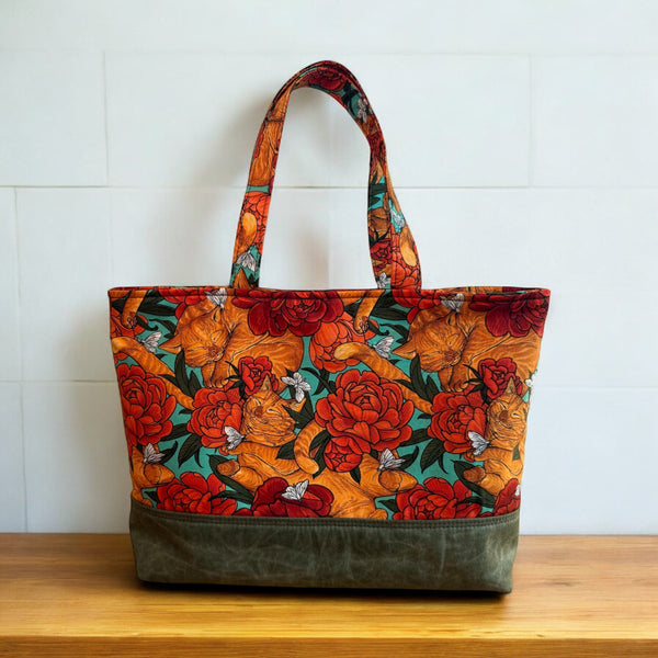 Medium Magnetic Closure Tote